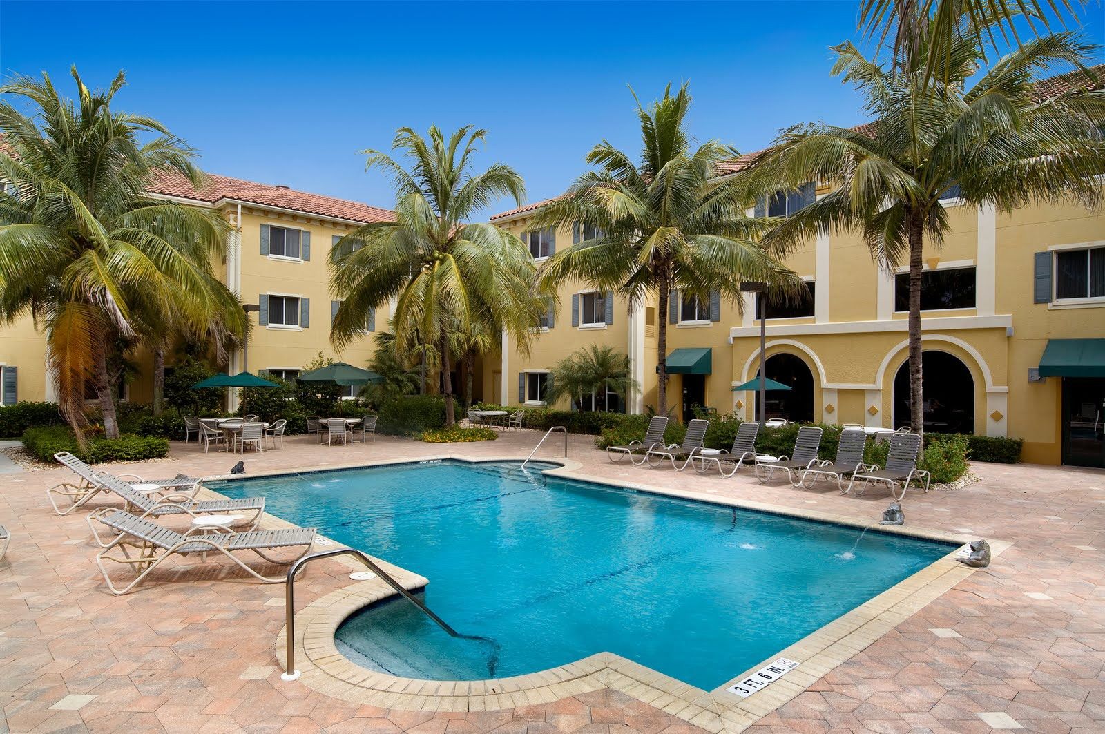Hotel Hawthorn Extended By Wyndham Naples Vineyards